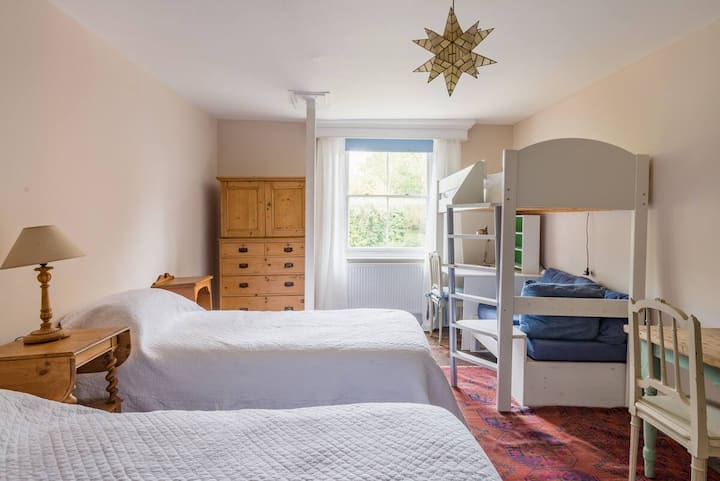 საძინებელი 1