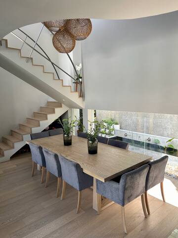Modern airy house in safe estate gallery image 3