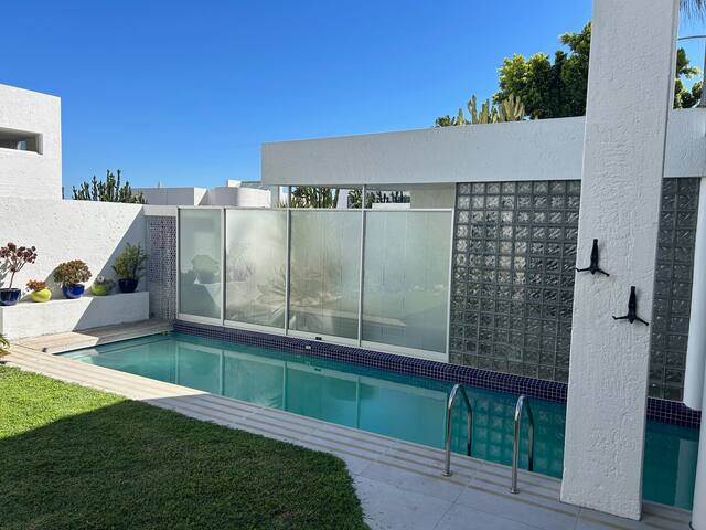 Modern airy house in safe estate gallery image 5