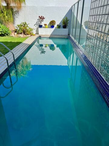 Modern airy house in safe estate gallery image 2