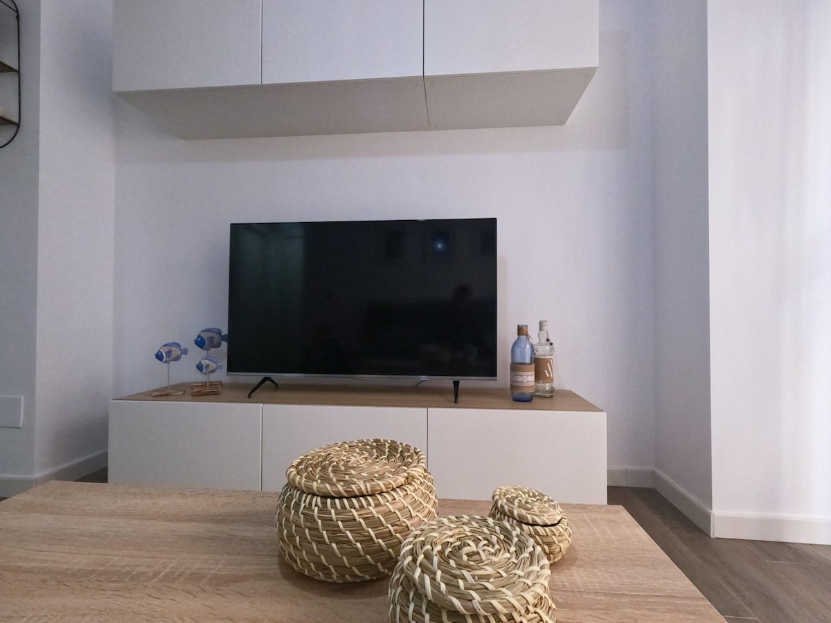 Successful Airbnb property: Family apartment by the sea in Rincón De La Victoria