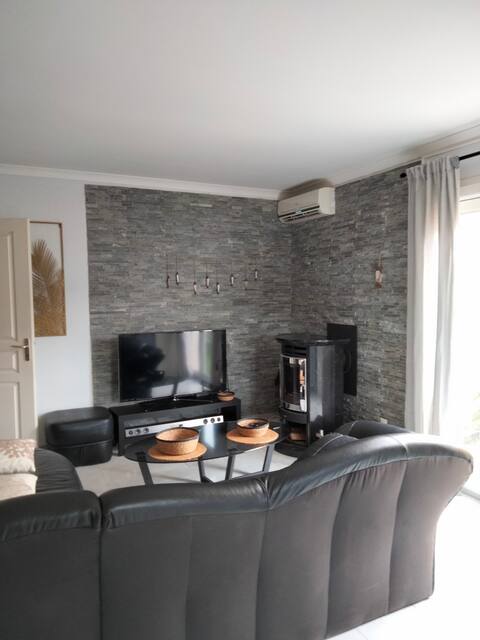 Top performing Airbnb: House 4/6 people. Quiet neighborhood, Comfortable in Aigues Mortes