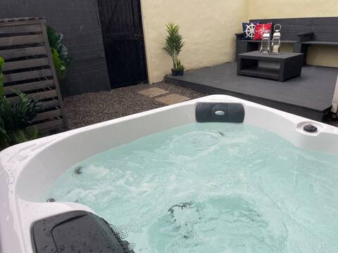 Château by the Sea with Hot Tub