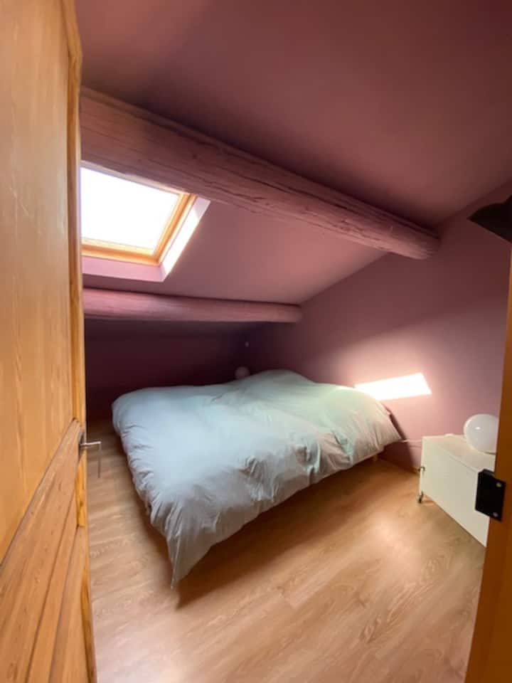 chambre sous les combles dans le gîte attenant