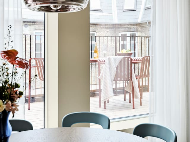 Two-Bedroom Apartment for 6 with Private Terrace