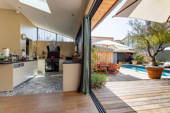 Grande maison piscine 3 chambres proche du centre gallery image 3