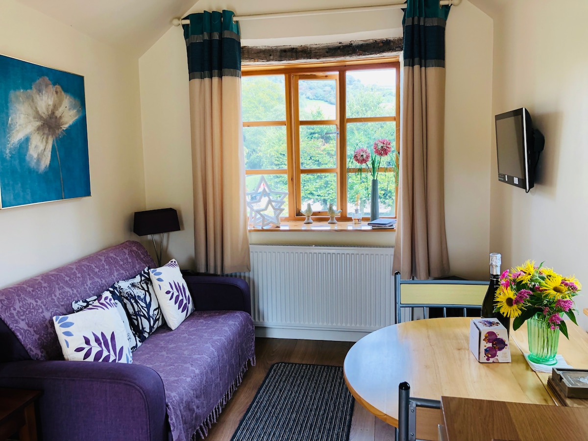 Successful Airbnb property: Pond View Cottage in Derbyshire