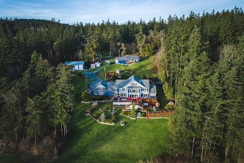 Whidbey Nice: Modern 5-Acre Family Retreat w/ View