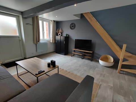 La Petite Falaise, house with courtyard, Dreux center