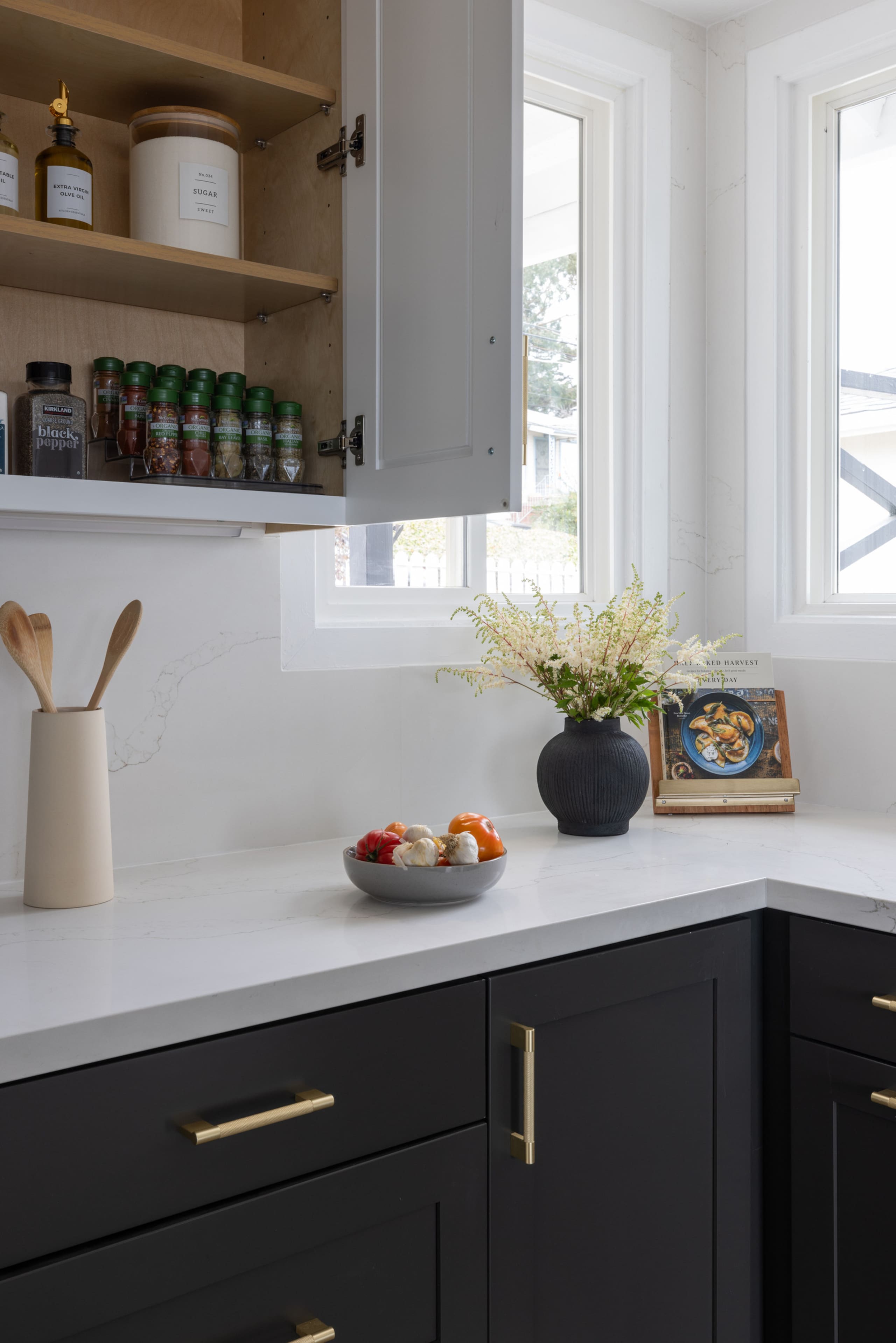 Home in South San Francisco · ★4.98 · 4 bedrooms · 6 beds · 3 private baths - Image 17