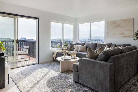 Hilltop Luxury Panoramic Views