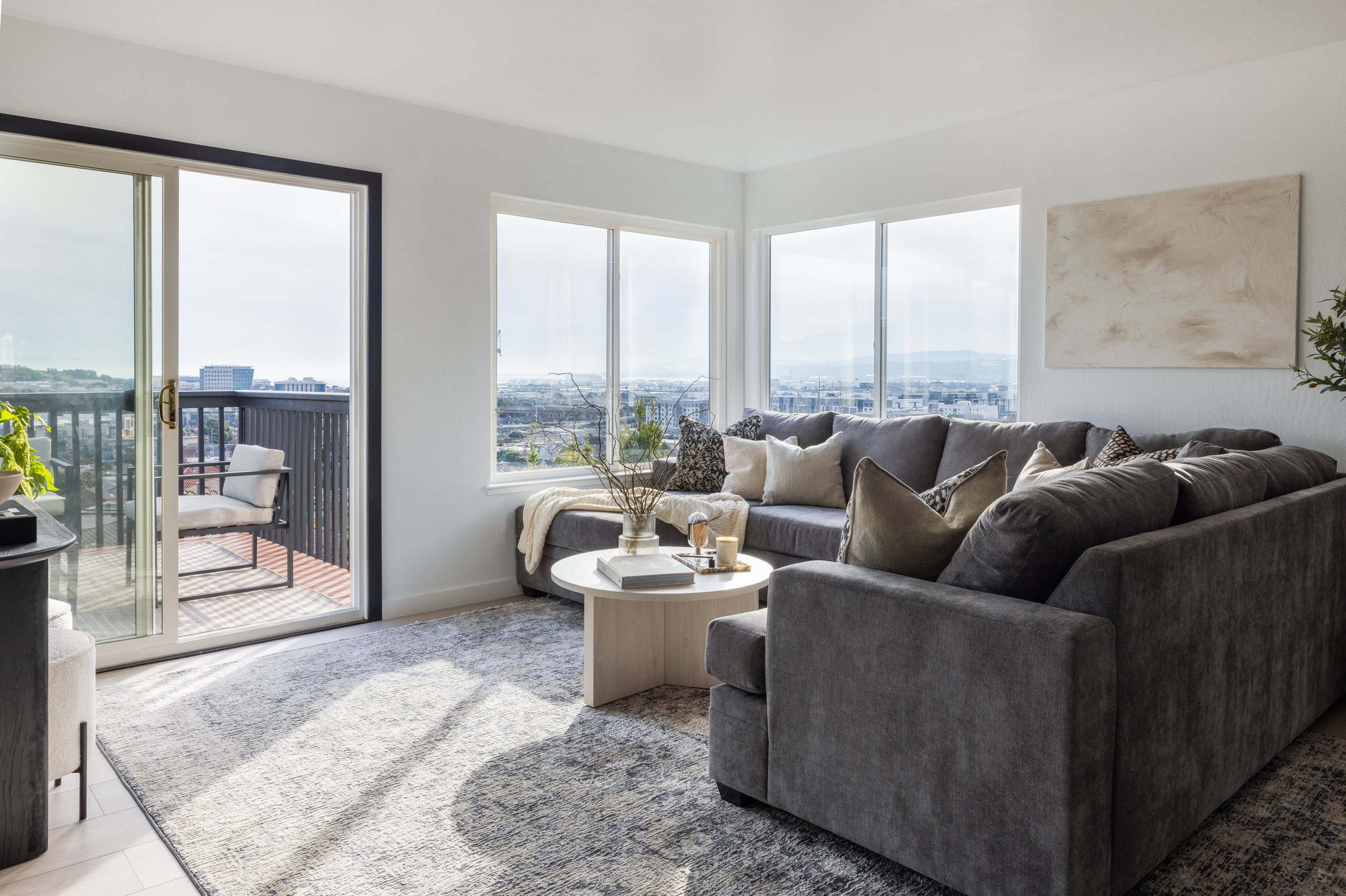 Home in South San Francisco · ★4.98 · 4 bedrooms · 6 beds · 3 private baths - Image 5