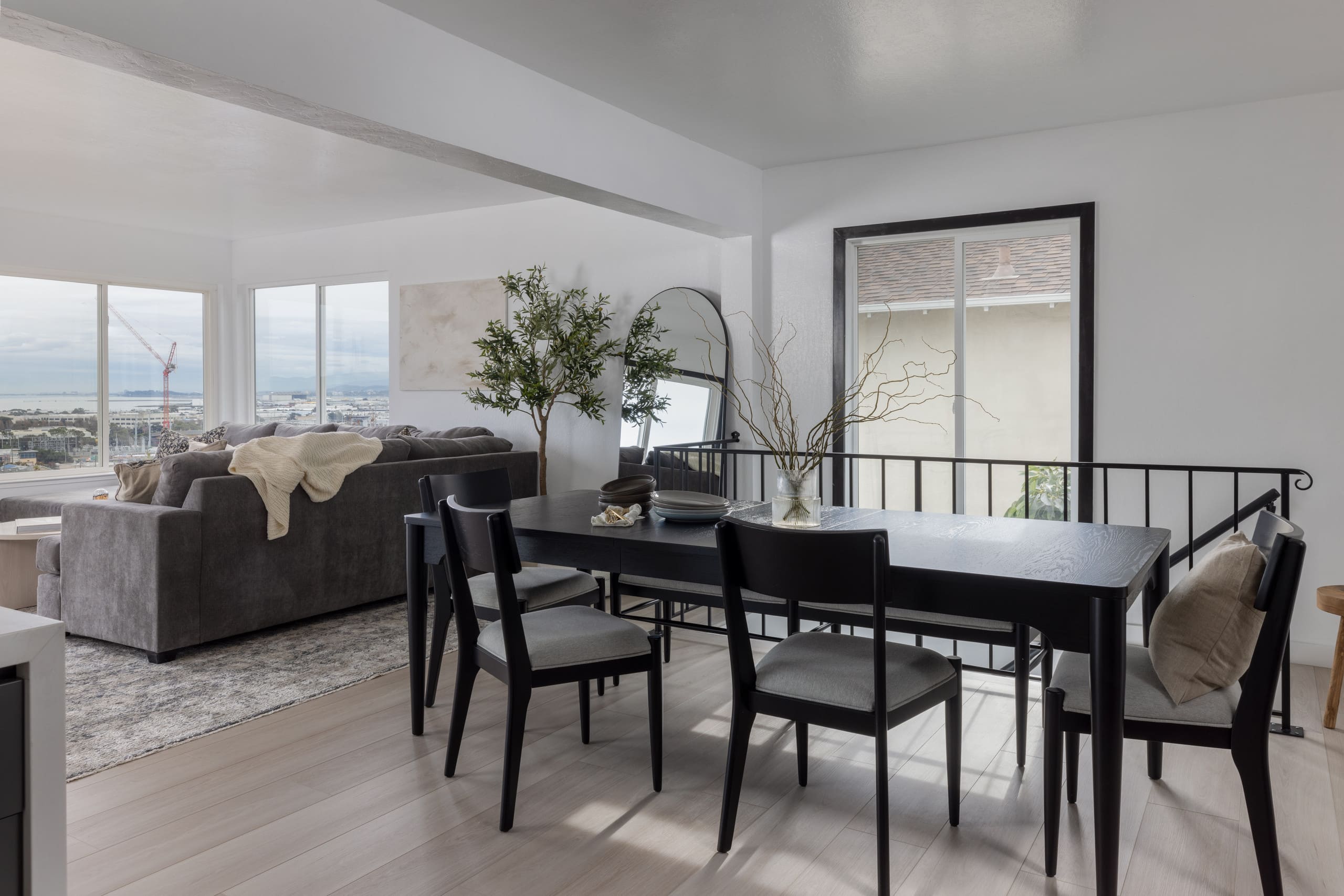 Home in South San Francisco · ★4.98 · 4 bedrooms · 6 beds · 3 private baths - Image 19