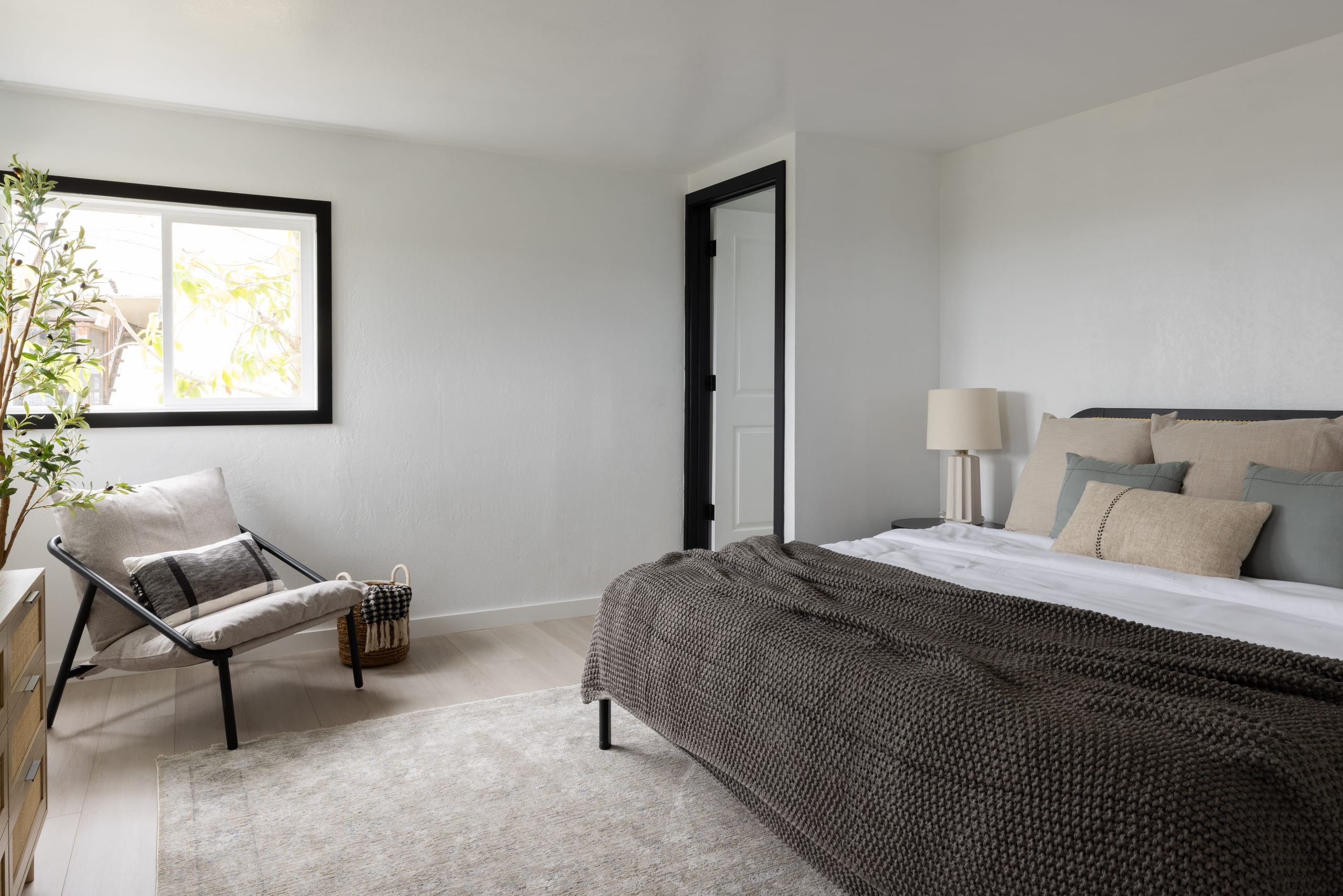 Home in South San Francisco · ★4.98 · 4 bedrooms · 6 beds · 3 private baths - Image 23