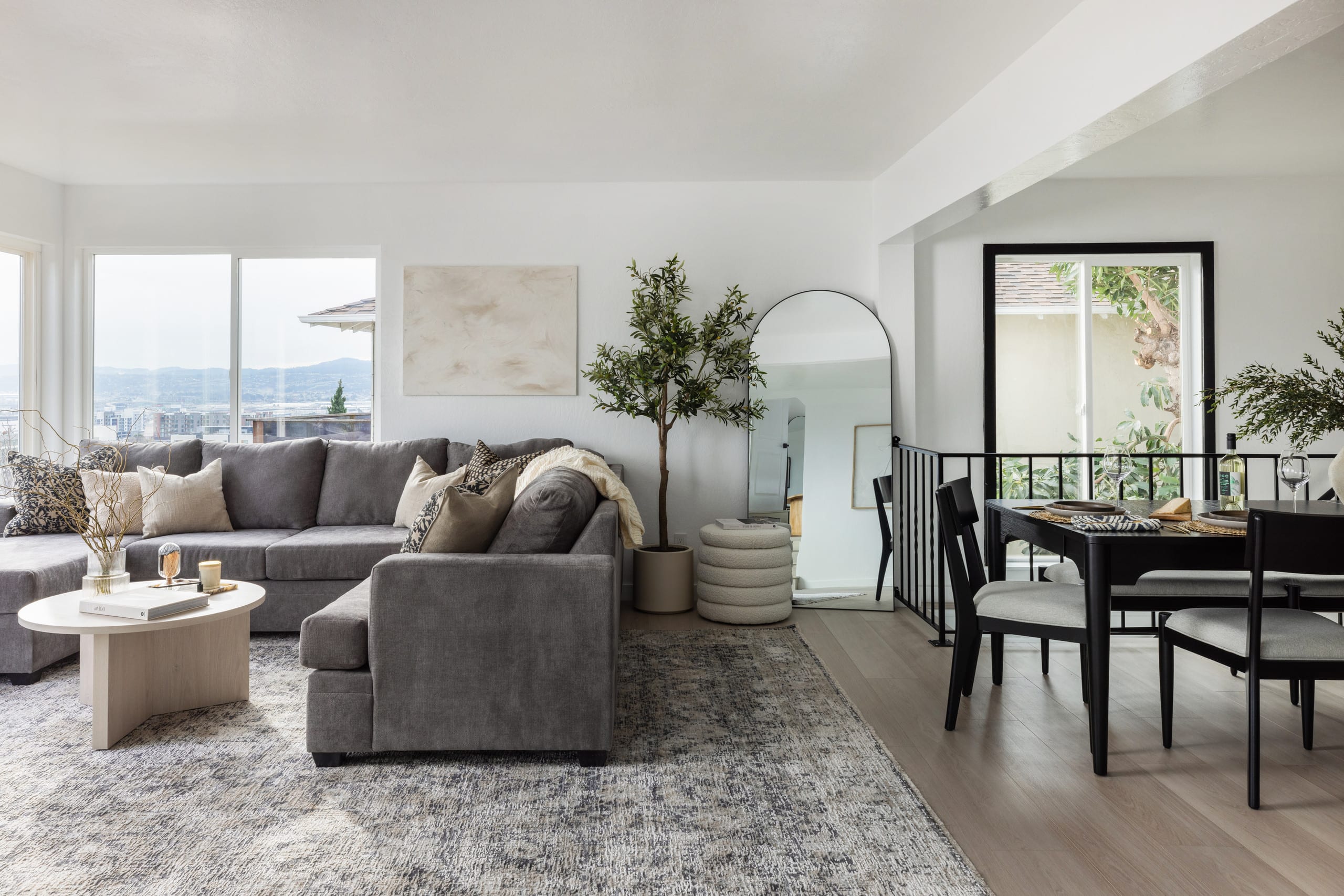 Home in South San Francisco · ★4.98 · 4 bedrooms · 6 beds · 3 private baths - Image 20
