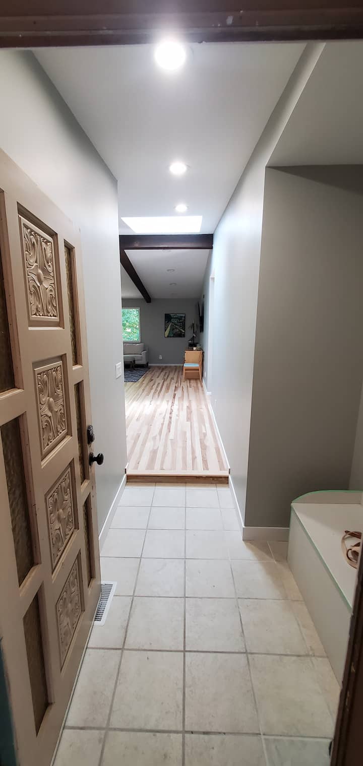Mid-century Bella Vista House-oz Trails Bike Park - Bella Vista, AR