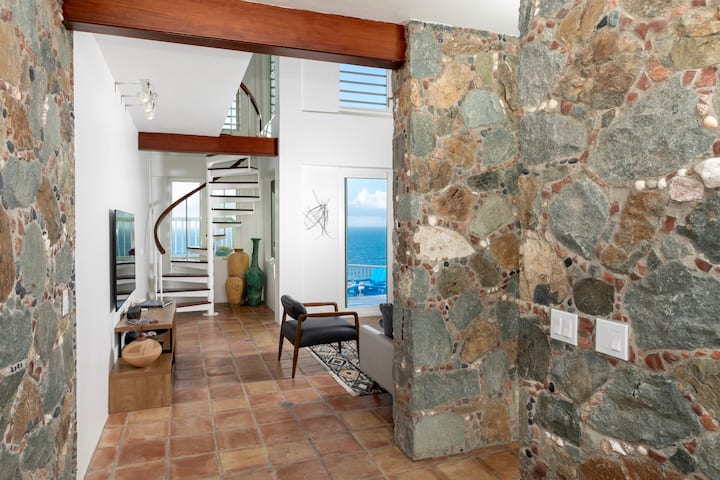 Blue Infinity - Oceanfront Villa-full A/c & Solar - Saint John