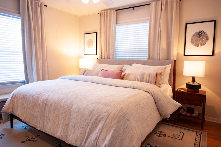 TWO HOUSE retreat - sleeps 16
