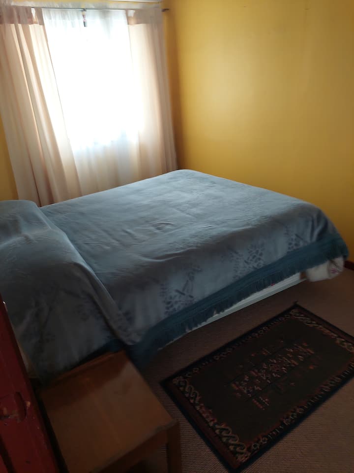 غرفة نوم الطابق الثاني