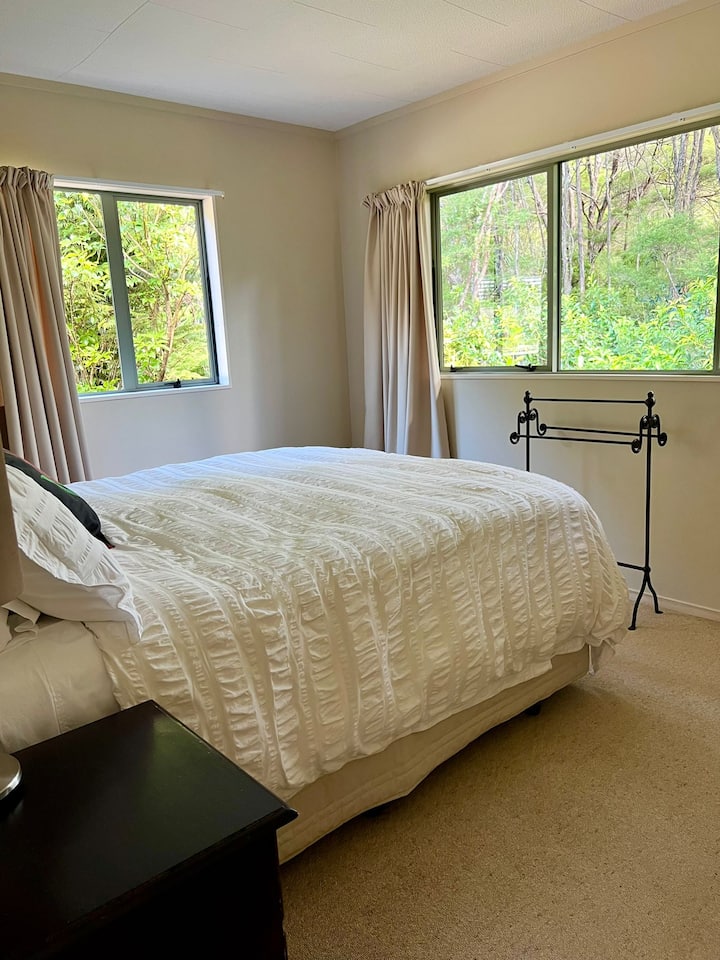 Habitación 1: cama king.