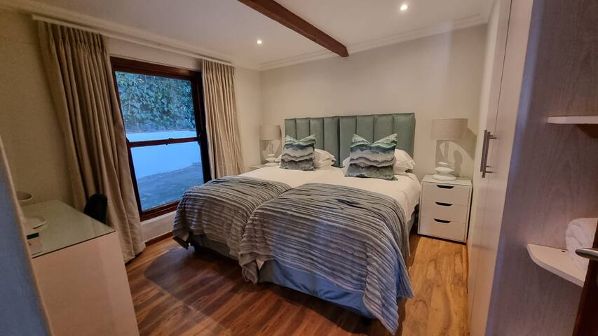 Cosy cottage with stunning views gallery image 4