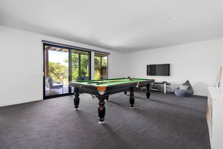 Magnificent Max, Luxury, St Andrews Beach & Golf! gallery image 5