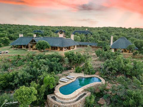 Luxury Lodge in Private Reserve - Morala (Big 5)