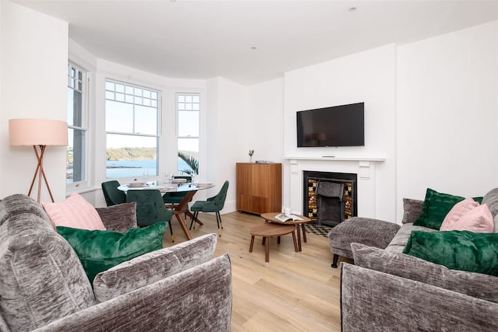 Arches No 1 - Stunning Apartment With Sea Views! - Looe
