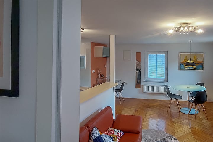Charming Riverside Apartment -Central & Quiet Stay - Ljubljana