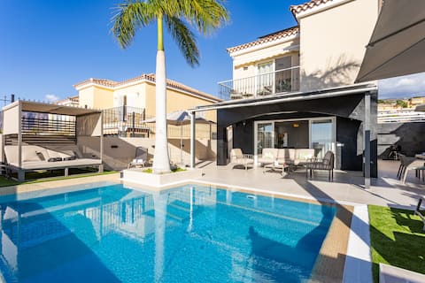 Villa Vista al Mar by Olax Rentals