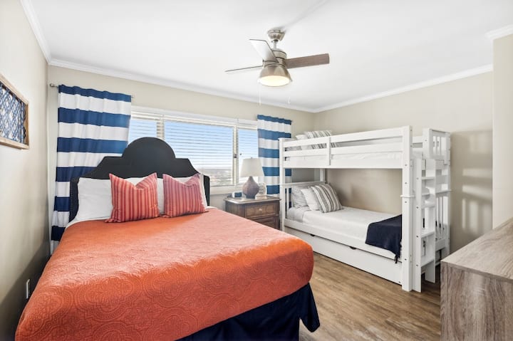 Двойно легло и двуетажно легло с разтегателен матрак отдолу 