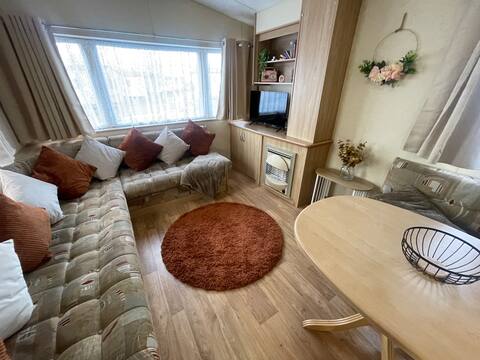 SandLeMere - 6 berth, 3 Bedroom Caravan