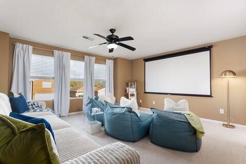 5Br Movie Theater: 15min USS&RC | Games | Fire Pit