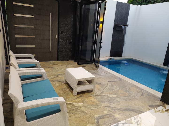 Casa De Lujo Con Piscina Privada - Girardot