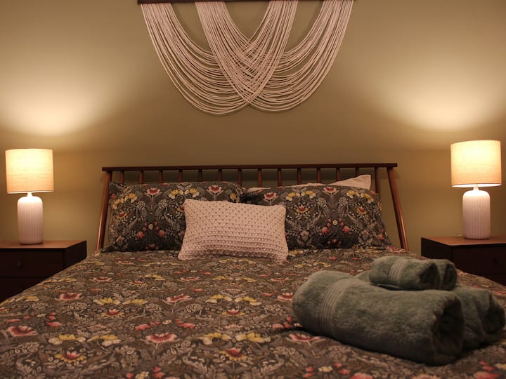 Დედოფლის საძინებელი.