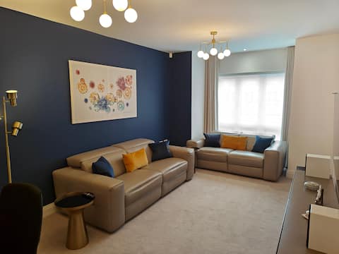 Hampton Court Family Retreat