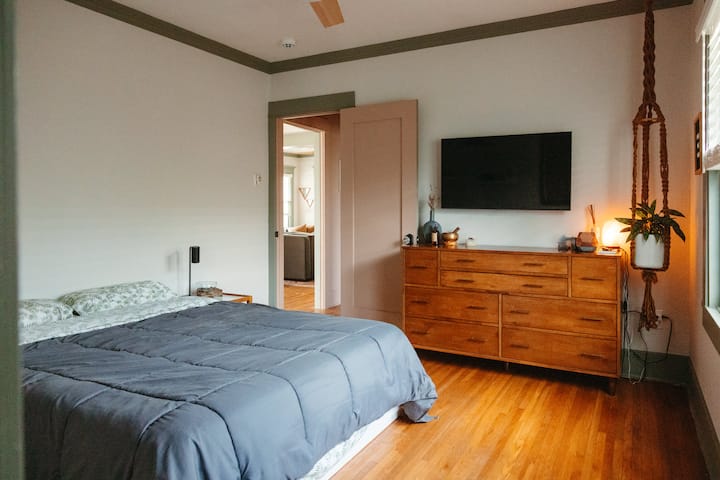 საძინებელი 1