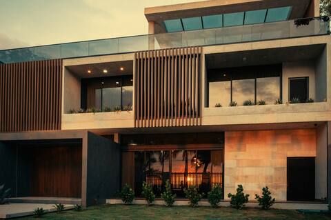 Casa Sirena-Beachfront Paradise!
