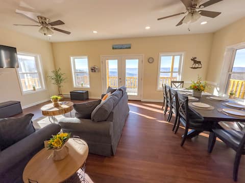 *NEW 2024* • Sunset Views𖣰 • Hot Tub•Pets•9BD/3BA