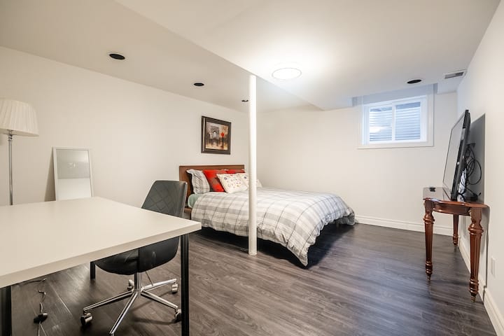 Homey 2 Bedroom Basement Apt - Toronto