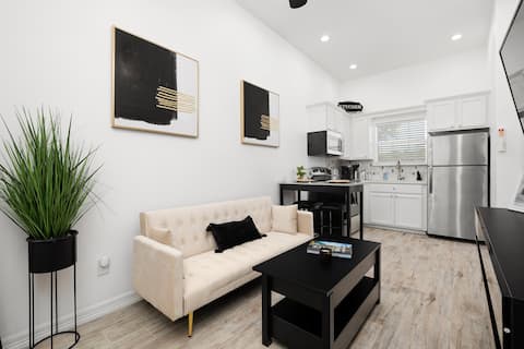 Popular Airbnb listing: Stylish 1 Bedroom Getaway in Pharr