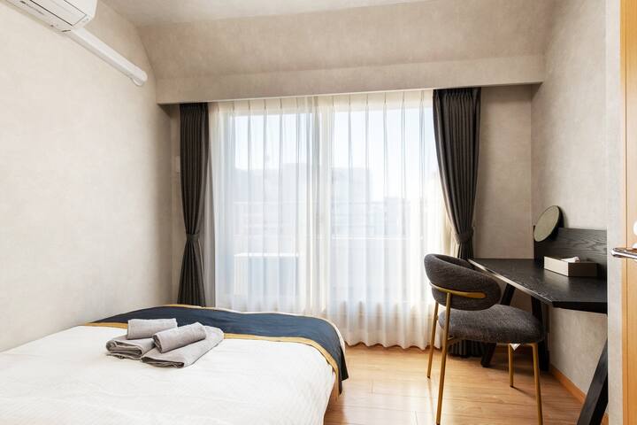 Downtown.Unforgettable journey#1001 gallery image 2