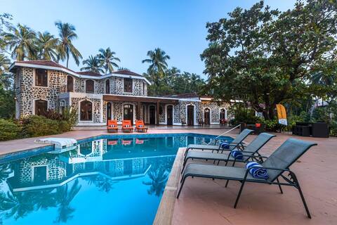 6BHK Sea-facing Pool Villa | Lawn | Akshi Beach