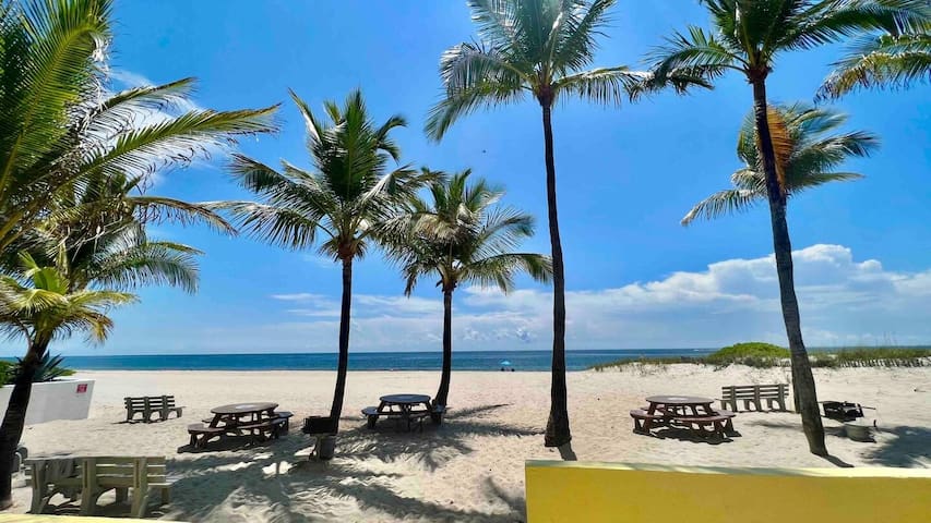 Private Beach-*Heated*Pool/Spa-Golf Cart Included!