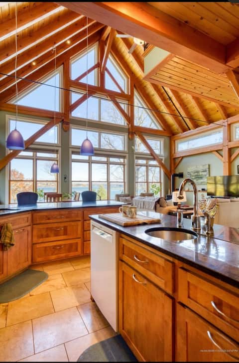 Waterfront, 1/2 mile to beach, Acadia 30 min