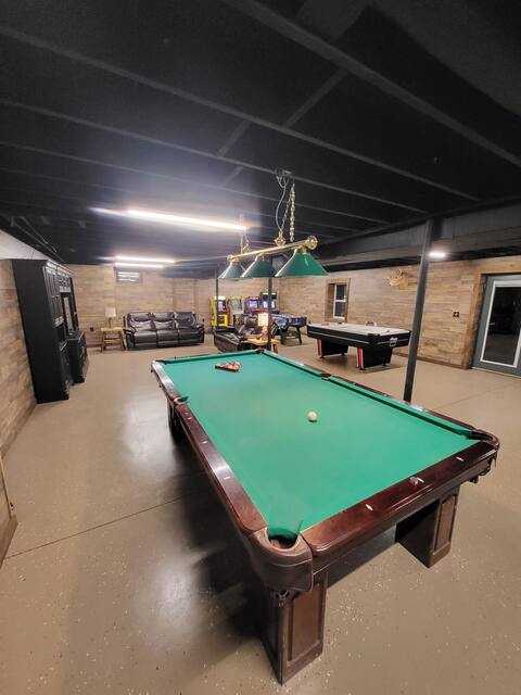 Private HUGE hm nr Lake George+Arcade+Pool+Ht Tub