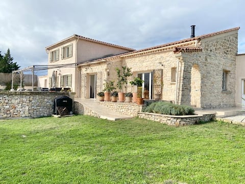 Belle maison à louer au calme avec piscine