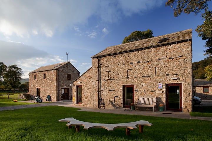 Cakery Loft - Stay Above The Famous Cakery - Reeth