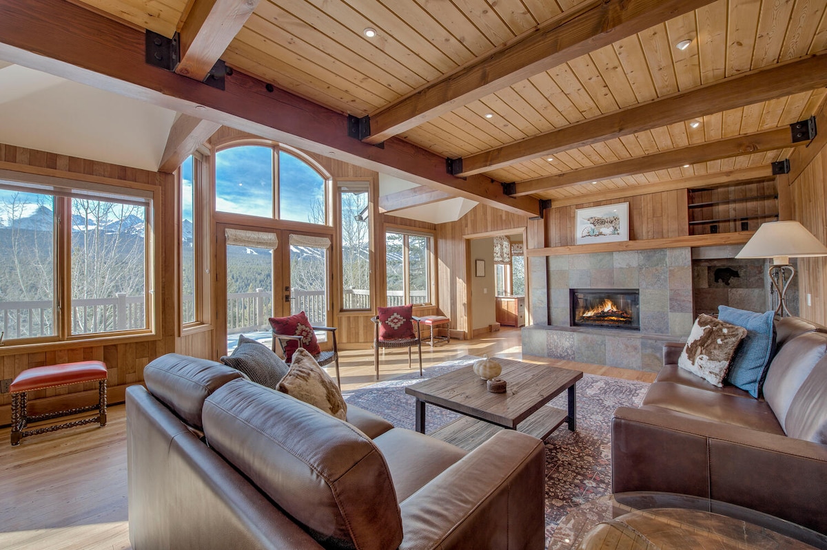 Top Airbnb: Views & hot tub, 3 min from Breck, free shuttle in Blue River
