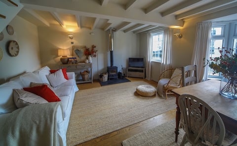 Top performing Airbnb: Cosy Cottage with Quiet Garden in Edern, Morfa Nefyn, Nefyn